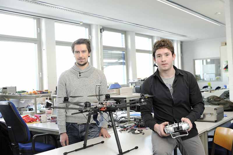 Wissenschaftler der Hochschule Niederrhein arbeiten am Gewächshaus der Zukunft