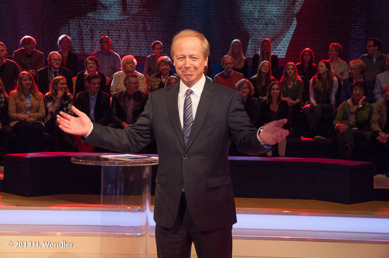 Live im Kunstwerk: Tom Buhrow beantwortete nach 100 Tagen als Intendant im WDR-Check die Fragen der Zuschauer