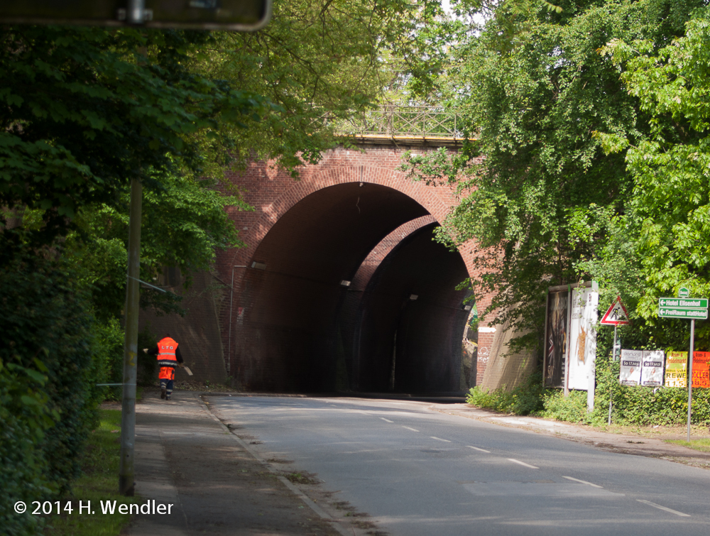 Deutsche Bahn AG erneuert das Brückenbauwerk Hubertusstraße