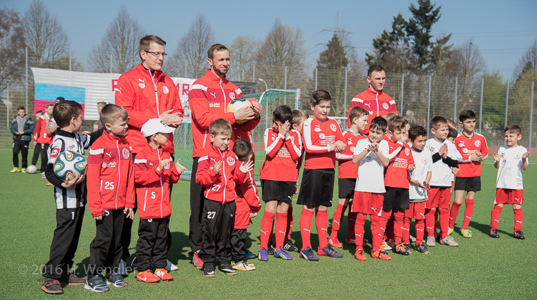 Kunstrasenfeld der Sportanlage Schlachthofstraße offiziell eröffnet