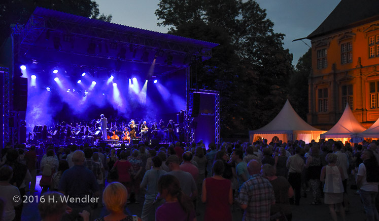 Fun & Friends – „Music was my first love.“  Sommermusik Schloss  Rheydt 2016 – [Bildergalerie]