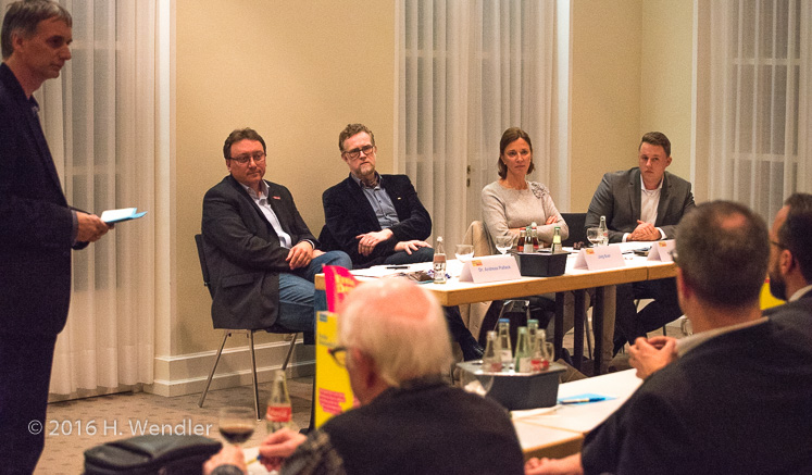 Plädoyer gegen das Schulbuch – FDP sucht die „Weltbeste Bildung im digitalen Zeitalter“