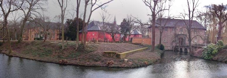 Von Schloss zu Schloss: Mönchengladbacher Parks entlang der Niers