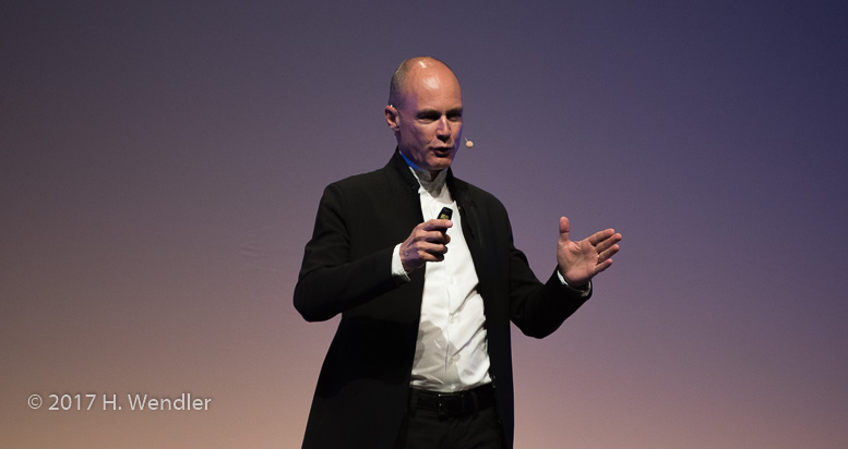 Prof. Bernhard Piccard:“ Folgen sie nicht Menschen mit einer Überzeugung sondern denen mit Zweifeln“.