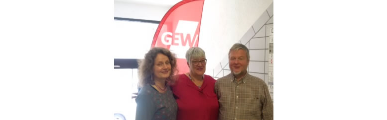 Bildungsgewerkschaft GEW zeigt Flagge in renovierten Büros