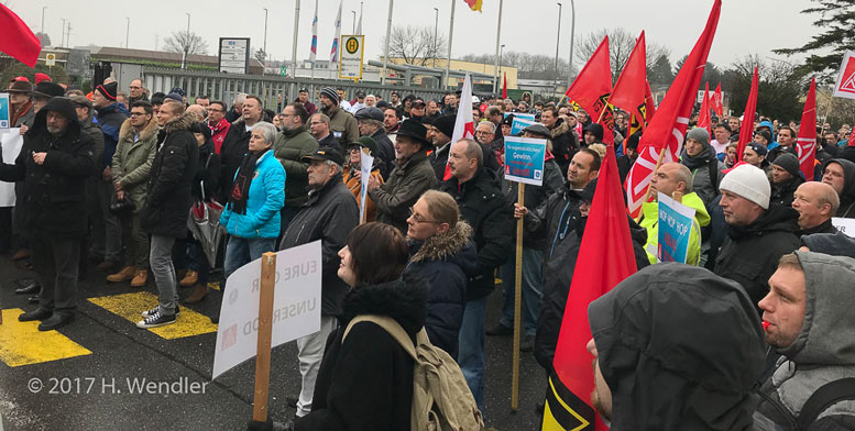 Mitarbeiter der „GE Grid Solutions“ kämpfen um ArbeitsplätzePolitiker stehen an ihrer Seite