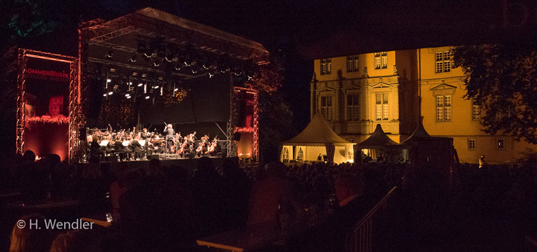 12. SommerMusik Schloss Rheydt 2018 – Grosser Auftritt der Niederrheinischen Sinfoniker [Bildergalerie]