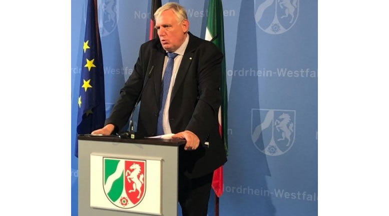 Einrichtungsleitungen von Pflegeheimen müssen keine fachspezifische Qualifikation mehr nachweisen.