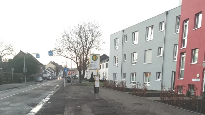 Bushaltestelle Altmülfort braucht einen Regenschutz
