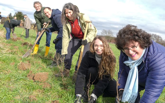 Viele kleine Spatenstiche für mehr Biodiversität in Mönchengladbach