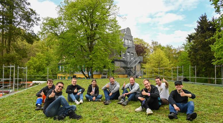 Caritas begrünt Dach des „Paul Moor-Ateliers“