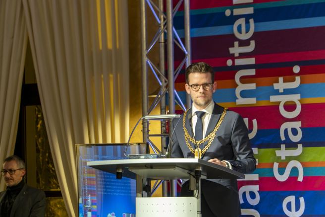 50 Jahre eine Stadt: Festakt mit Ministerpräsident Hendrik Wüst, viel Kultur und mehr als 200 Gästen im Haus Erholung als Start ins Jubiläumsjahr