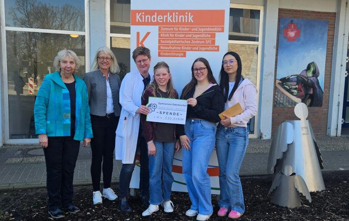 Spendenübergabe an die Kinderklinik