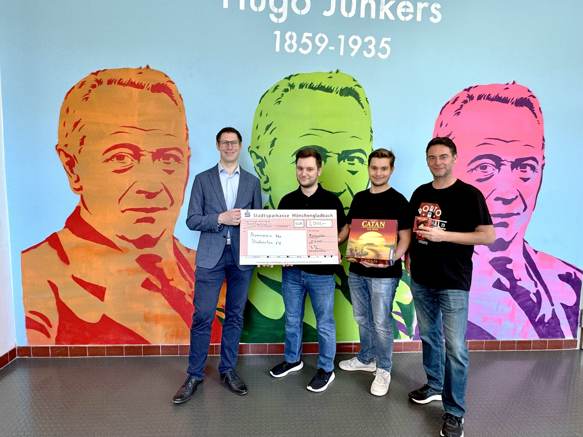 ‚Die Siedler vom Hugo‘: Demokratiespiele-Projekttag am Hugo-Junkers-Gymnasium