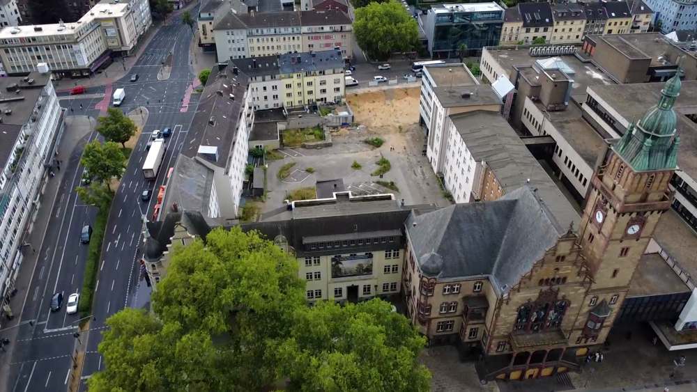 Abbrucharbeiten für Rathaus-Neubau starten